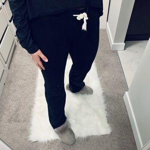 ★ Black fitted sweat pants ★